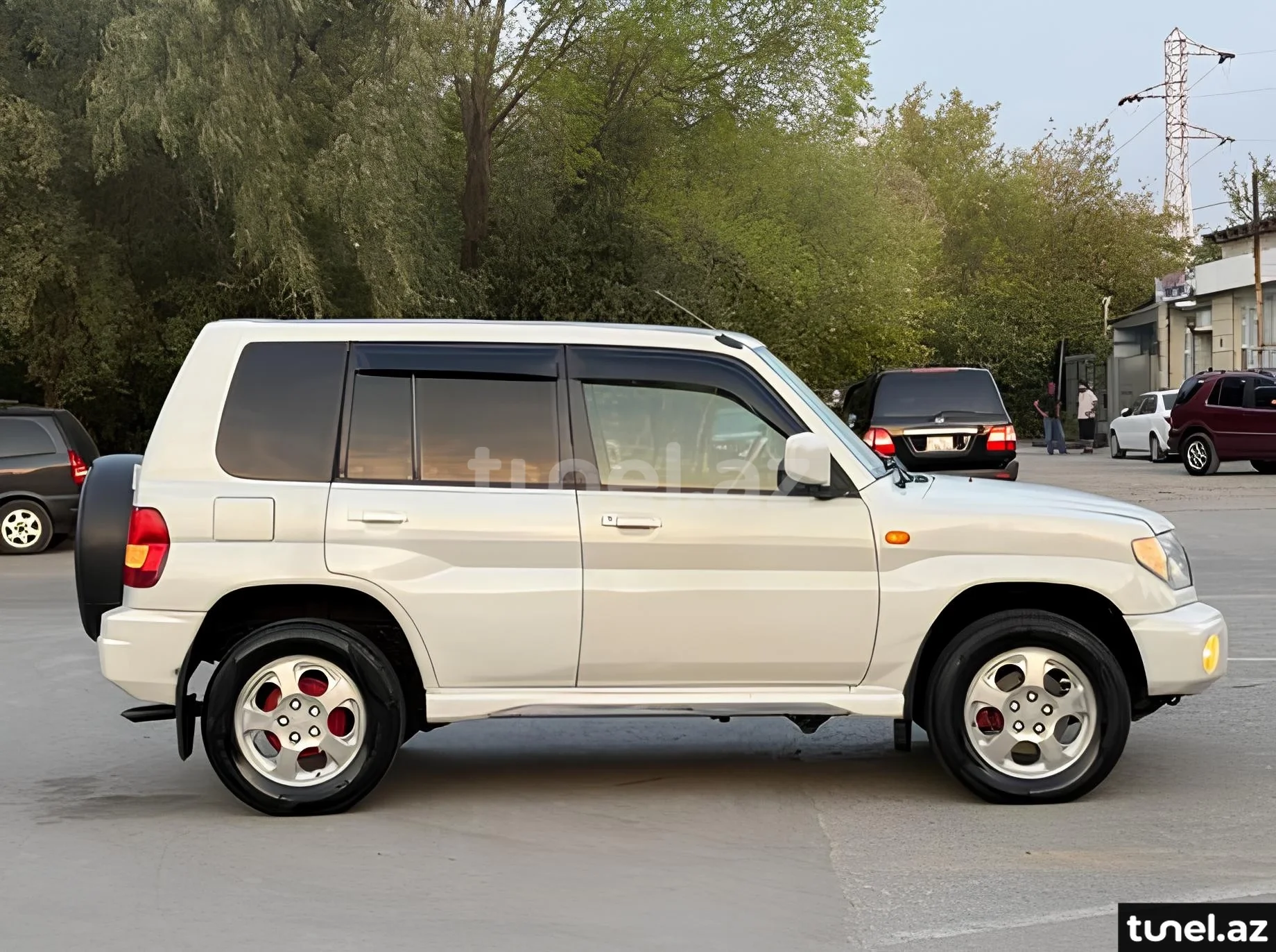 Mitsubishi Pajero io 1998