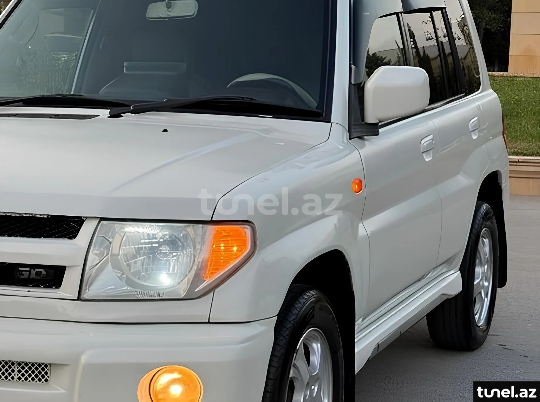 Mitsubishi Pajero io 1998