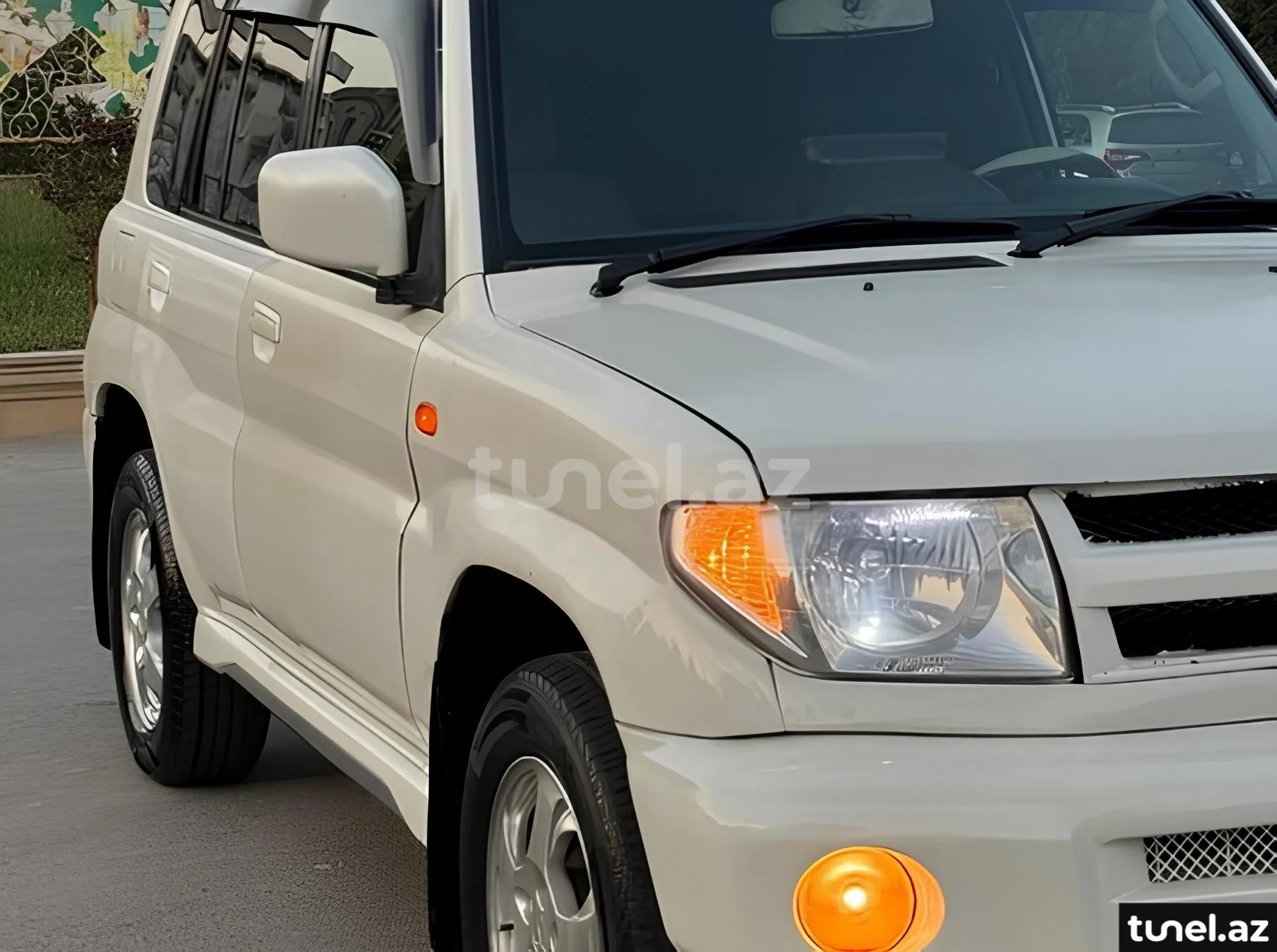 Mitsubishi Pajero io 1998