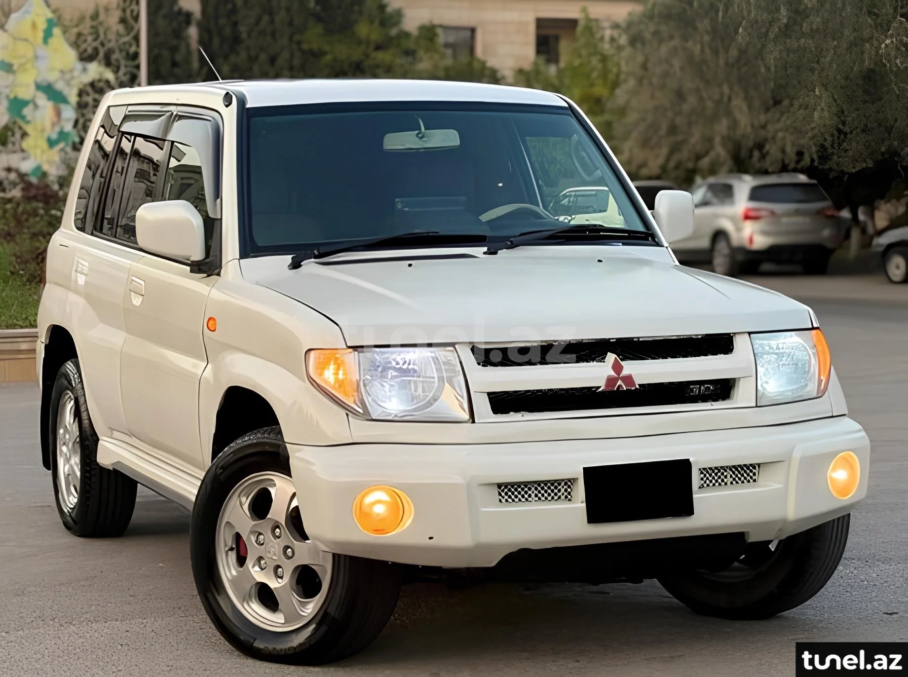 Mitsubishi Pajero io 1998