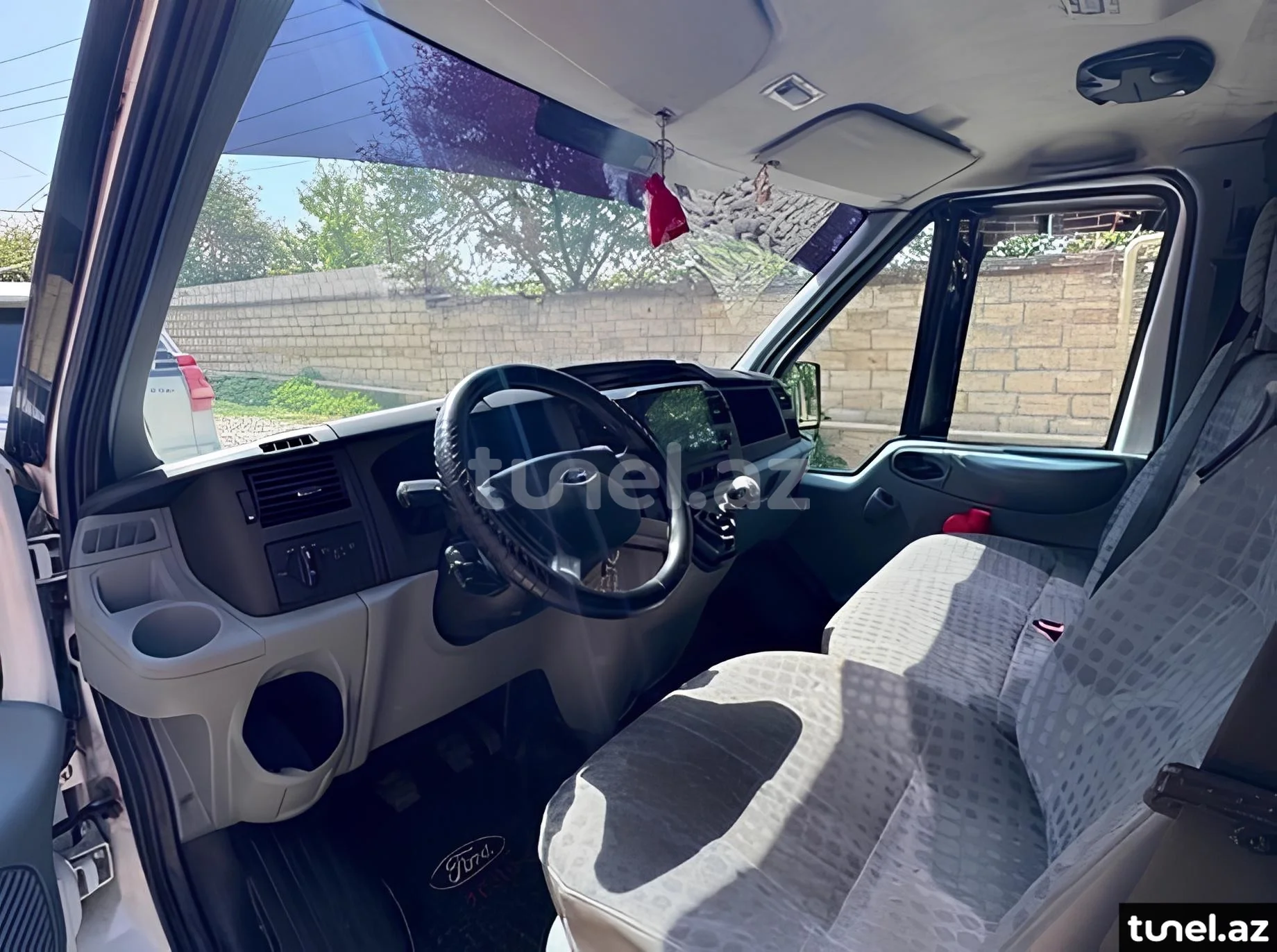 Ford Transit 2011