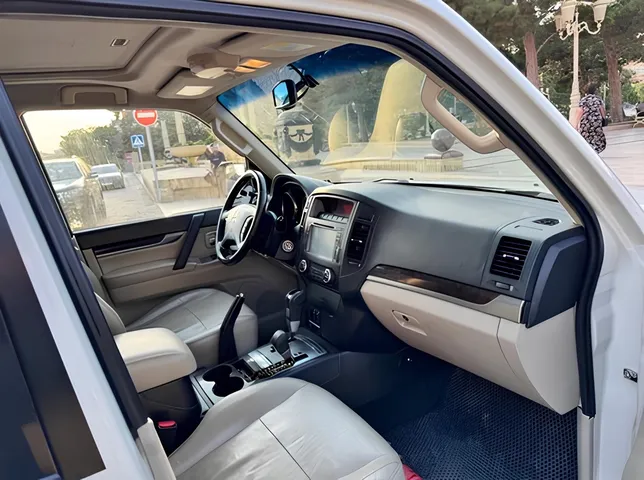 Mitsubishi Pajero, 3.5 L, 2011 წელი, 238 400 km, Baku - ფასი: 22 300 ₼ - Tunel.az