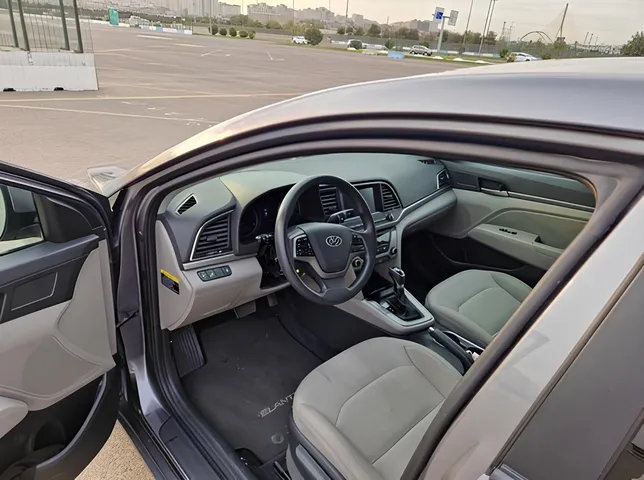 Hyundai Elantra, 2.0 L, 2018 год, 149 000 km, Баку - Цена: 22 300 ₼ - Tunel.az