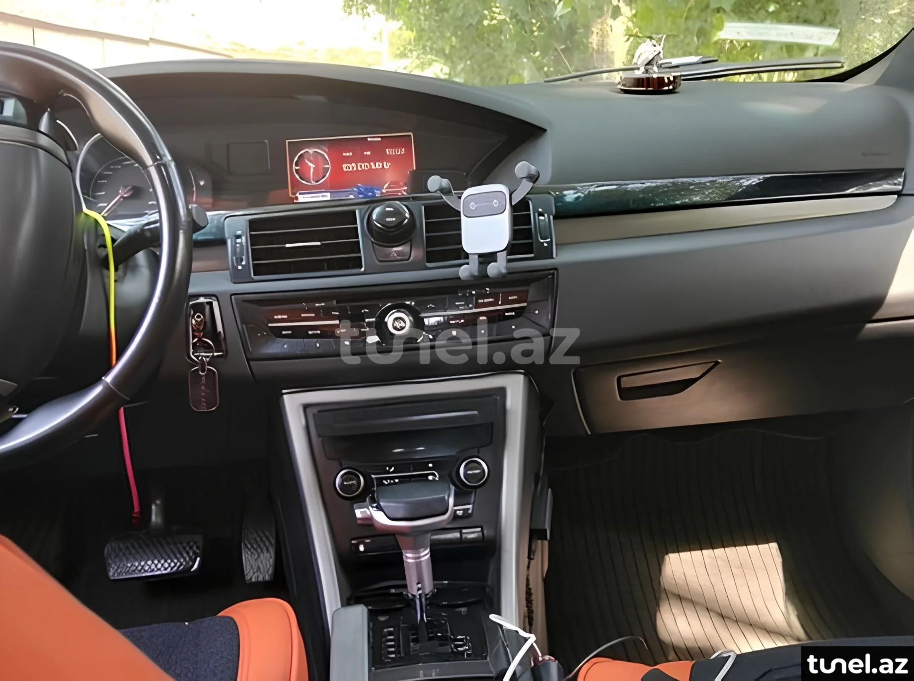 MG 6 2012