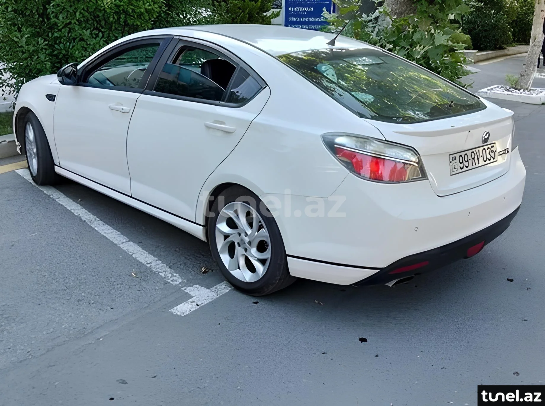 MG 6 2012
