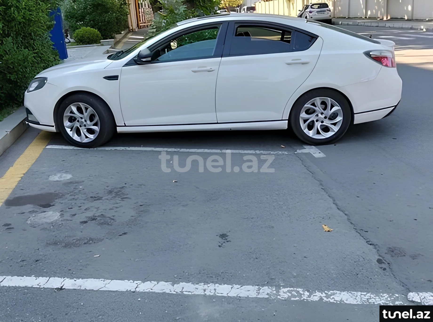 MG 6 2012