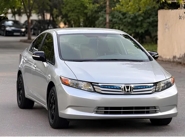 Honda Civic, 1.5 L, 2011 წელი, 300 000 km, Baku - ფასი: 11 500 ₼ - Tunel.az