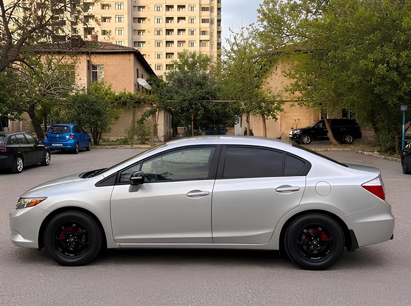 Honda Civic, 1.5 L, 2011 წელი, 300 000 km, Baku - ფასი: 11 500 ₼ - Tunel.az