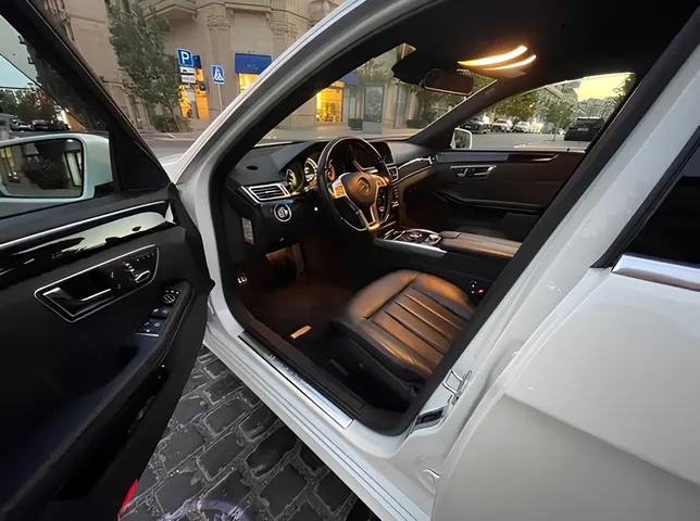 Mercedes E 400, 3.5 L, 2014 год, 110 000 km, Баку - Цена: 33 500 ₼ - Tunel.az