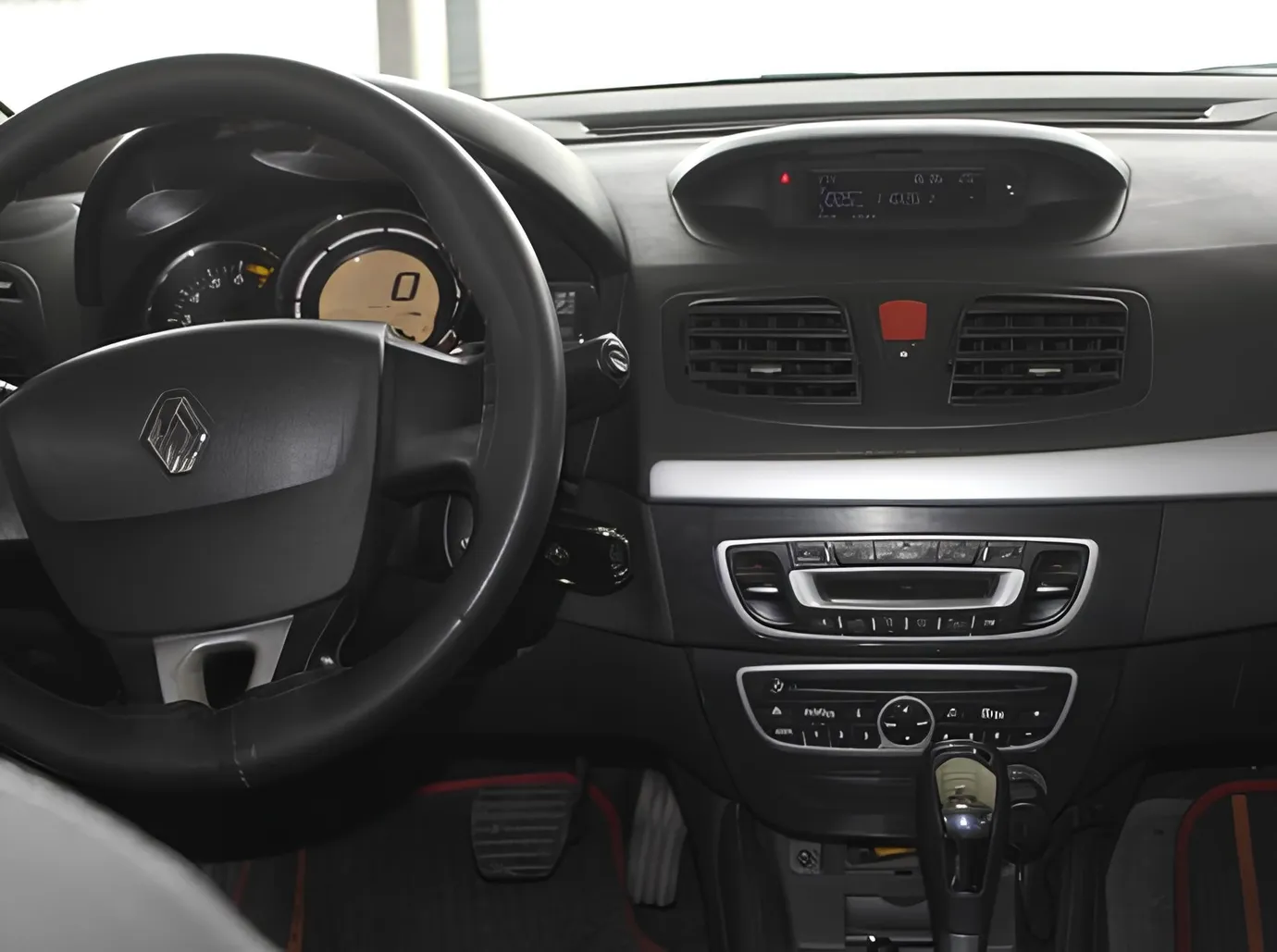 Renault Fluence, 1.6 L, 2011 year, 300 300 km, Baku - Price: 9 000 ₼ - Tunel.az