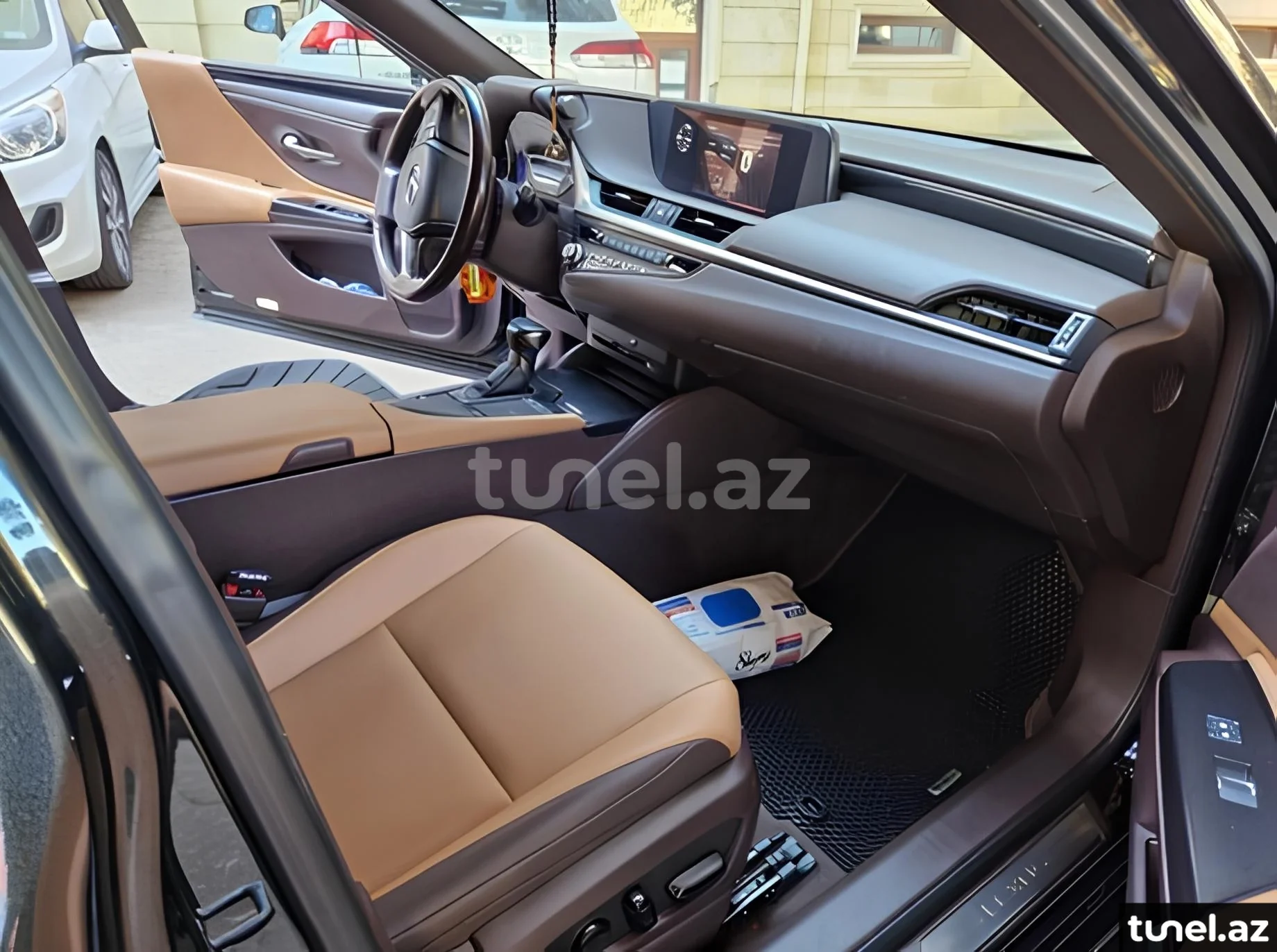 Lexus ES 300h 2021