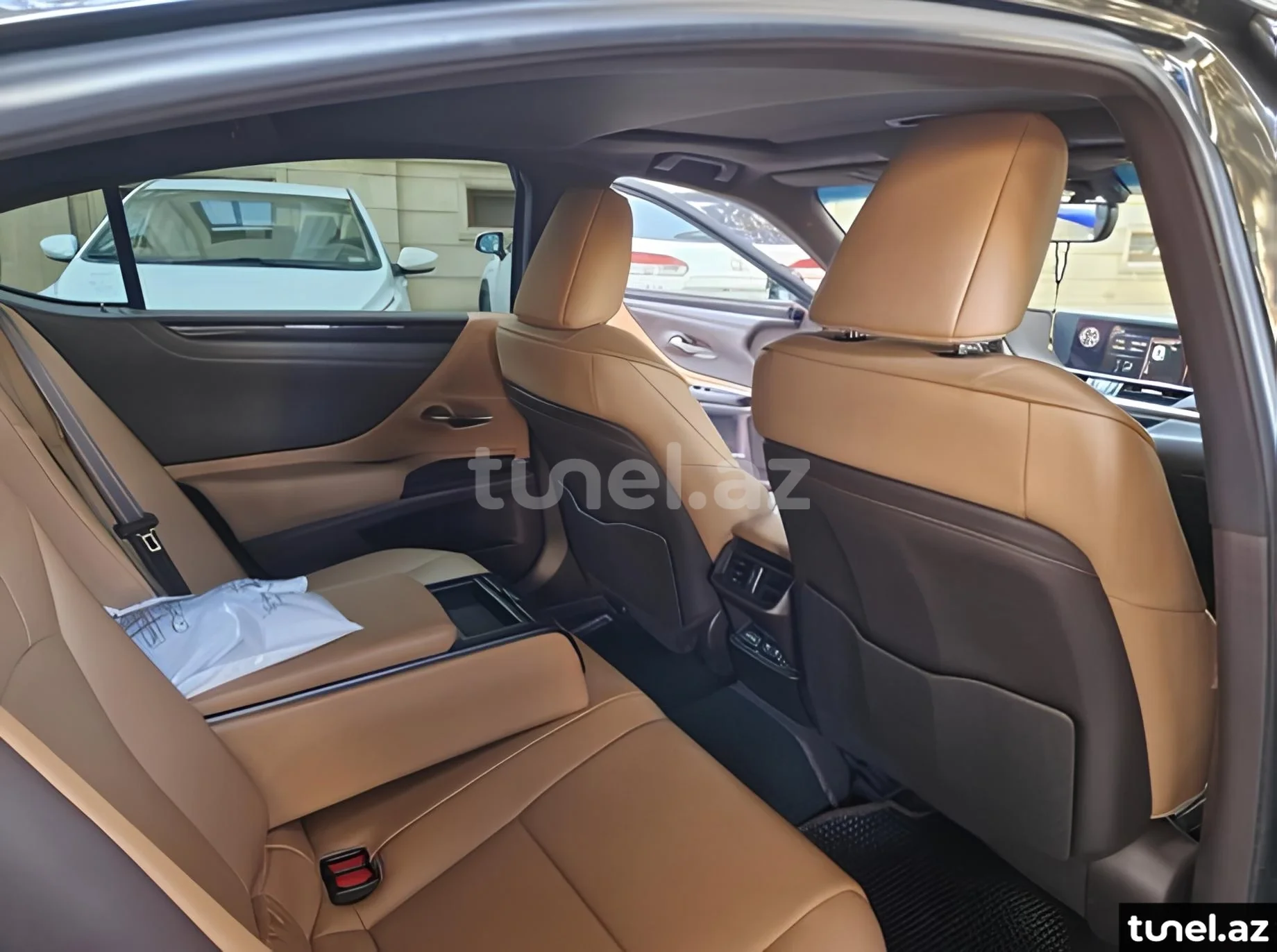 Lexus ES 300h 2021