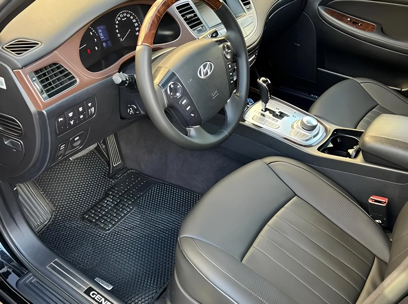 Hyundai Genesis, 3.8 L, 2010 წელი, 197 584 km, Baku - ფასი: 19 000 ₼ - Tunel.az