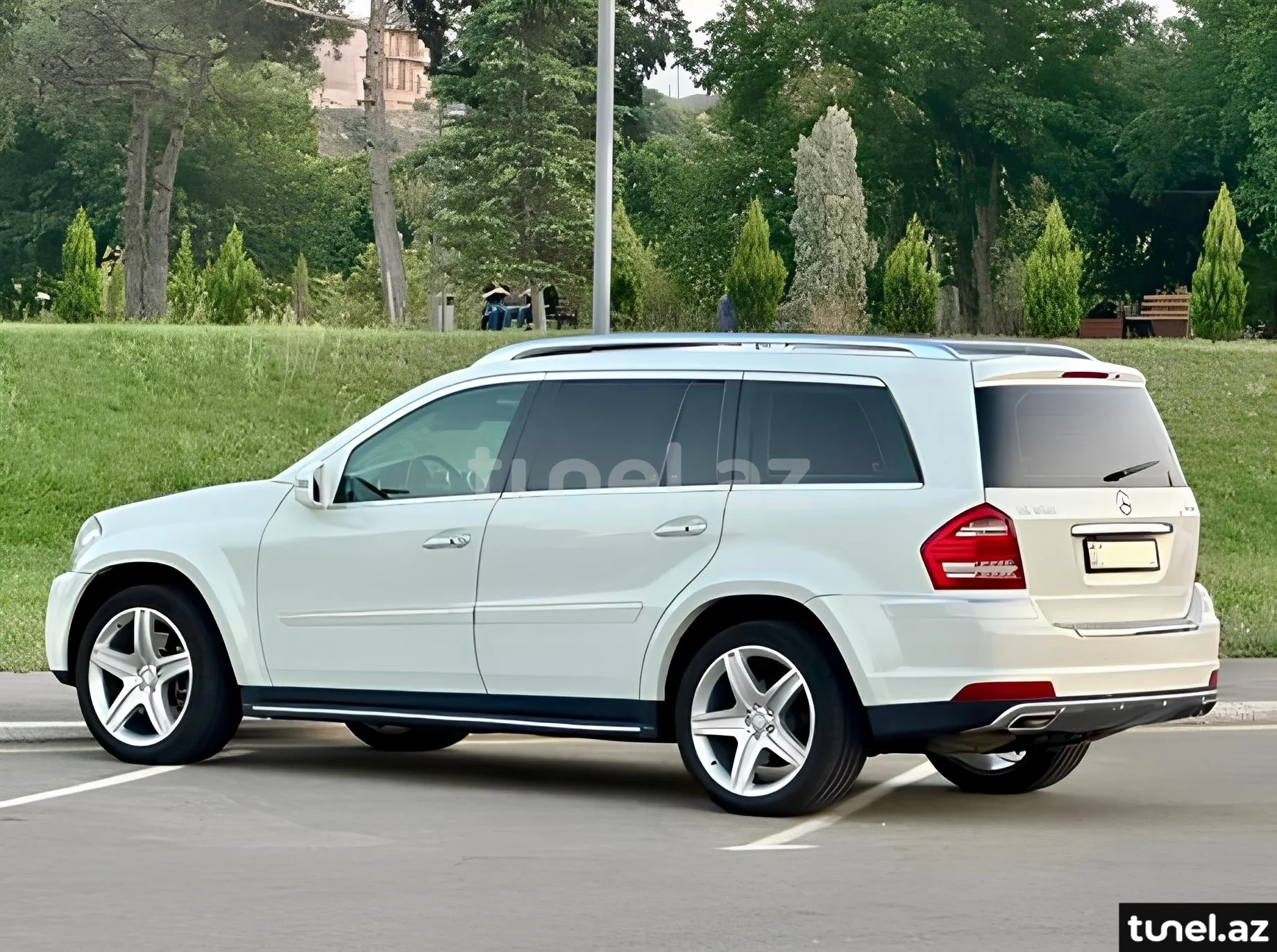 Mercedes GL 550 4MATIC 2011