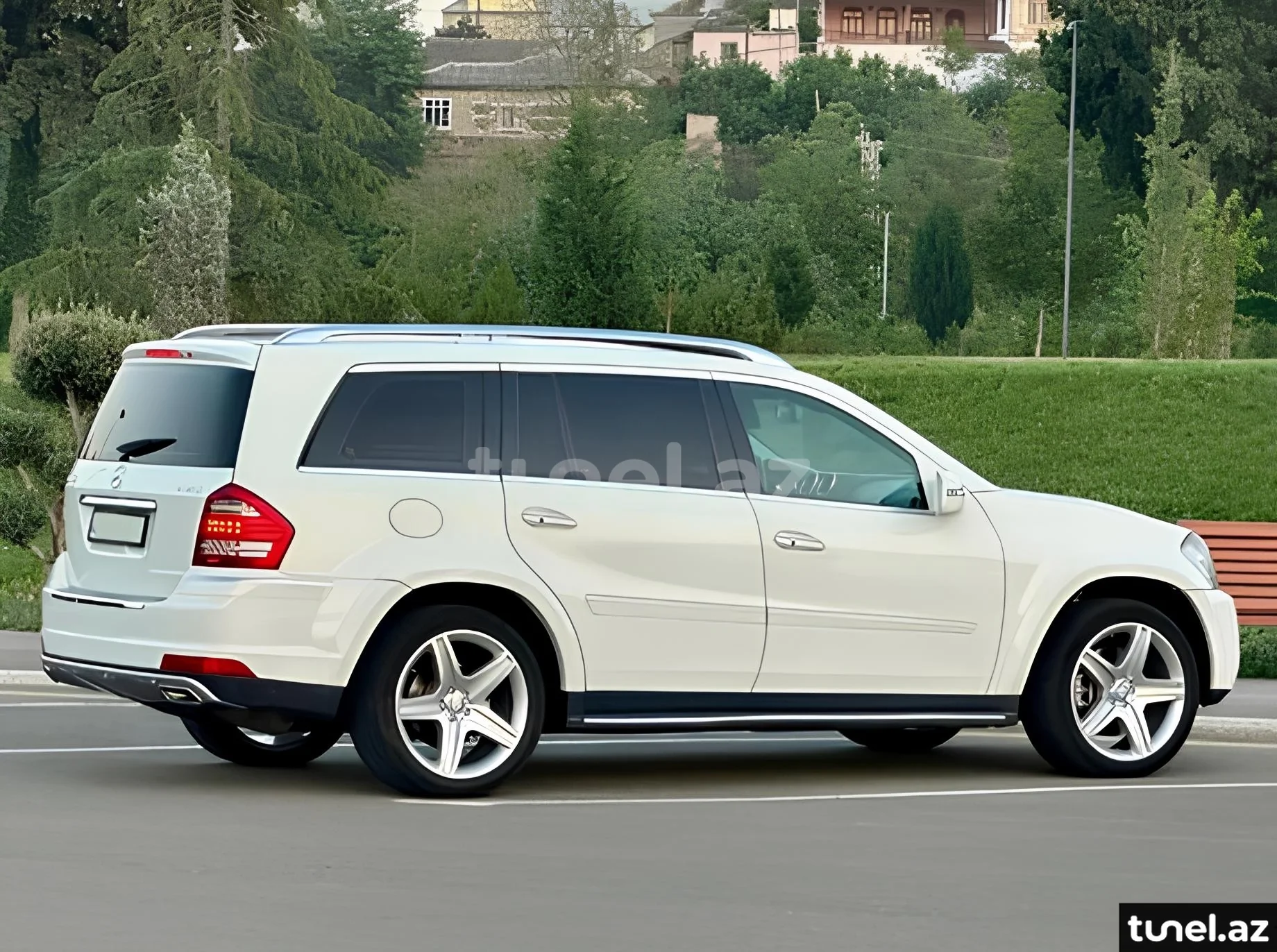 Mercedes GL 550 4MATIC 2011