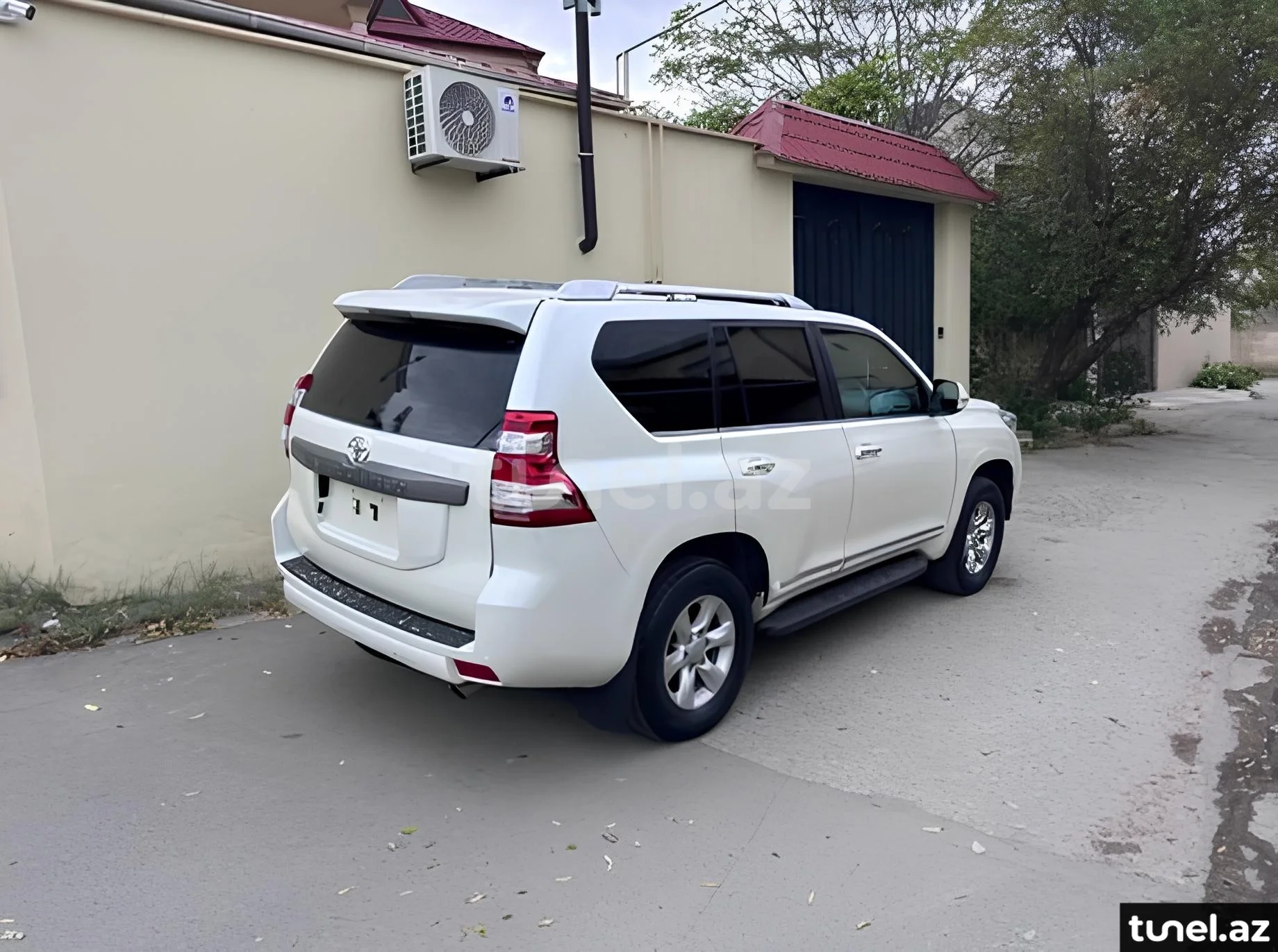 Toyota Land Cruiser Prado 2013