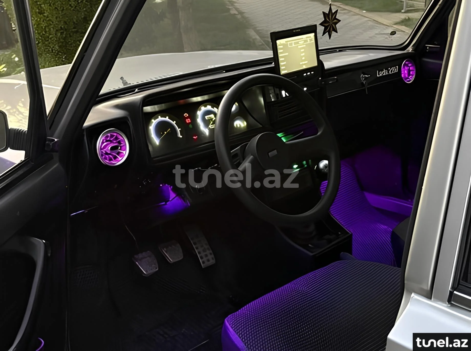LADA (VAZ) 2107 2011