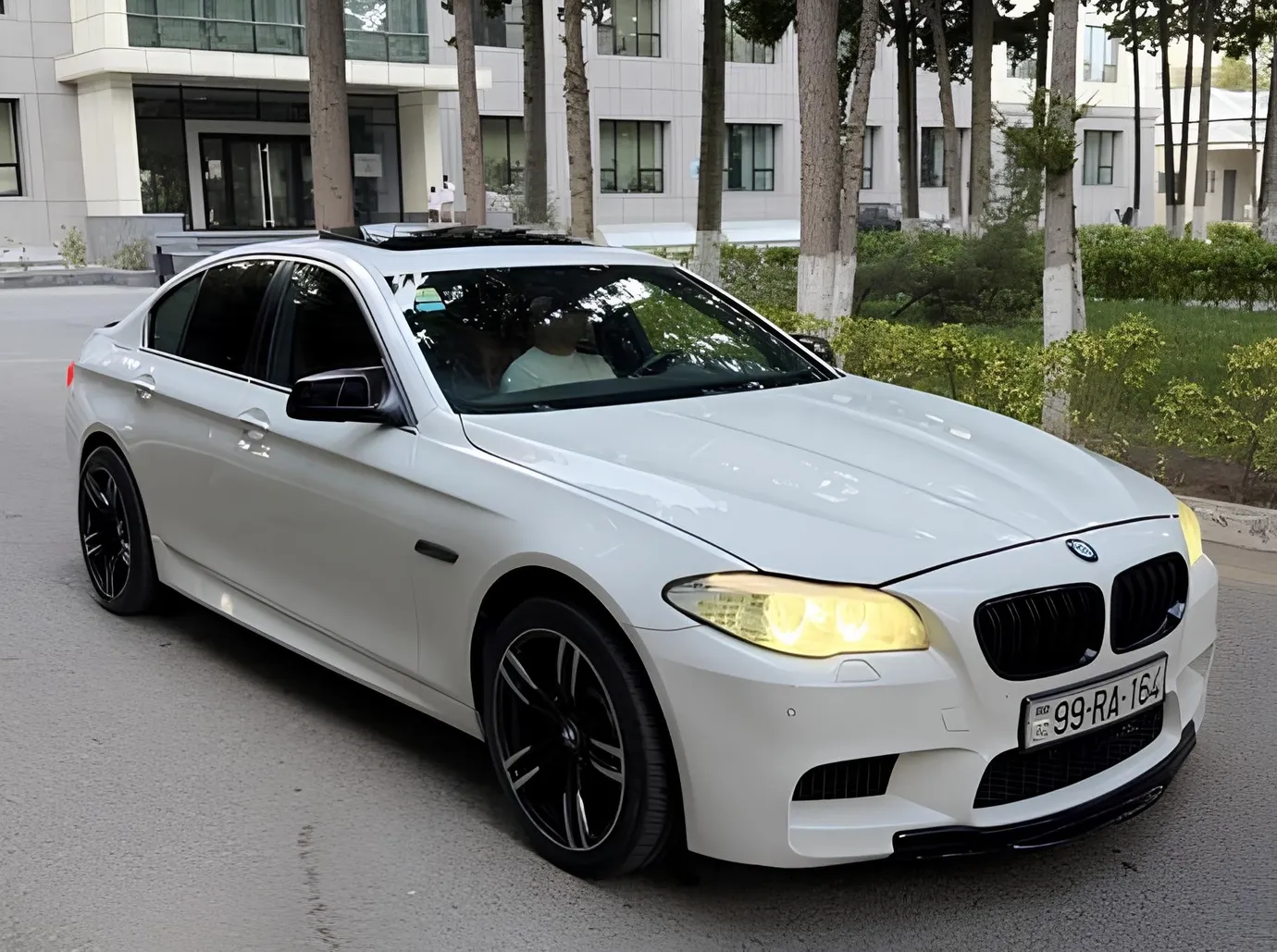 BMW 528, 3.0 L, 2011 год, 270 000 km, Сумгаит - Цена: 25 900 ₼ - Tunel.az