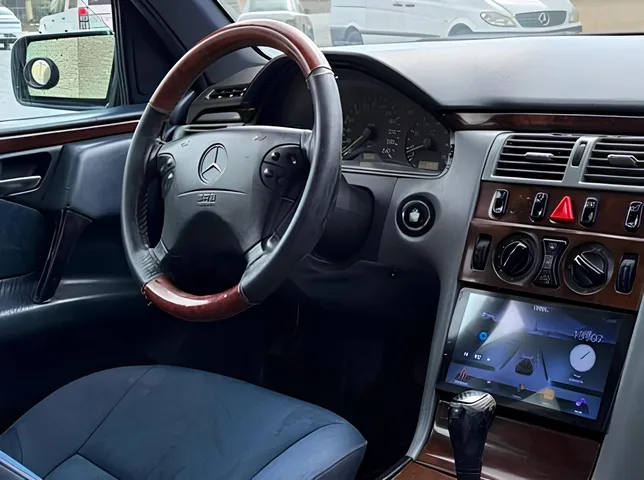 Mercedes E 230, 2.3 L, 1996 i̇l, 296 000 km, Bakı - Qiymət: 6 300 ₼ - Tunel.az