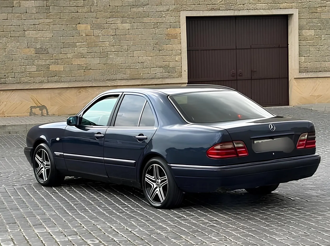 Mercedes E 230, 2.3 L, 1996 i̇l, 296 000 km, Bakı - Qiymət: 6 300 ₼ - Tunel.az