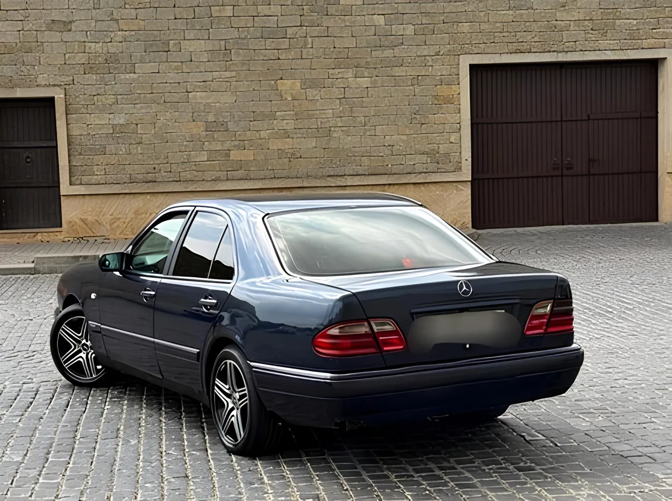 Mercedes E 230, 2.3 L, 1996 i̇l, 296 000 km, Bakı - Qiymət: 6 300 ₼ - Tunel.az