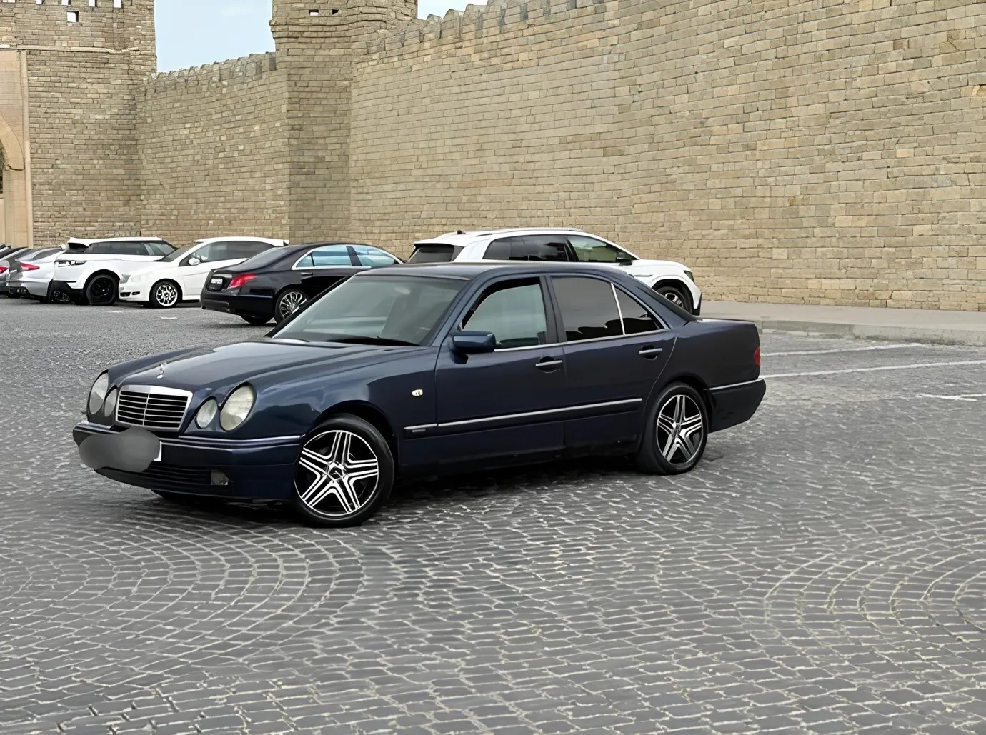 Mercedes E 230, 2.3 L, 1996 i̇l, 296 000 km, Bakı - Qiymət: 6 300 ₼ - Tunel.az