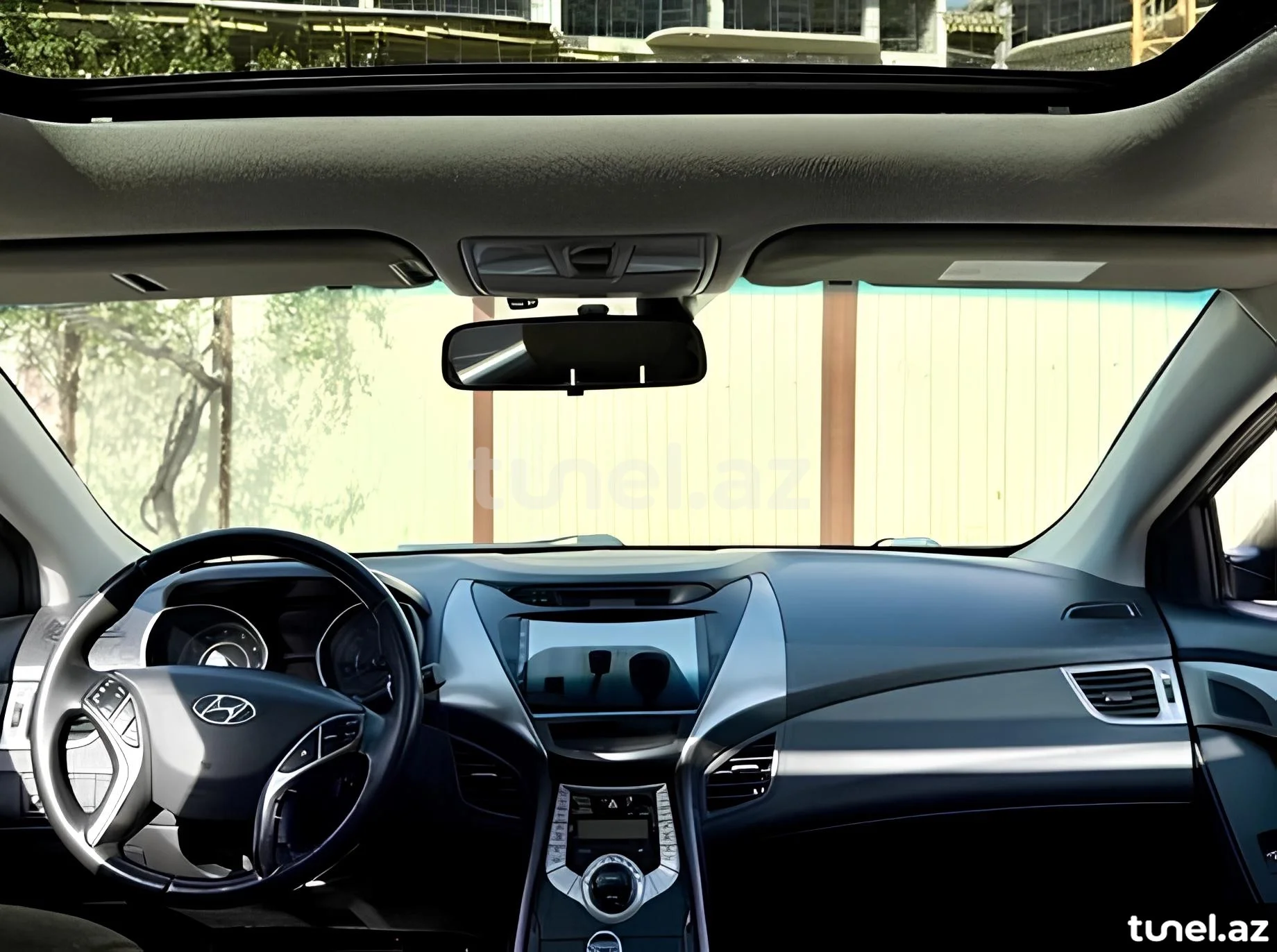Hyundai Elantra 2012