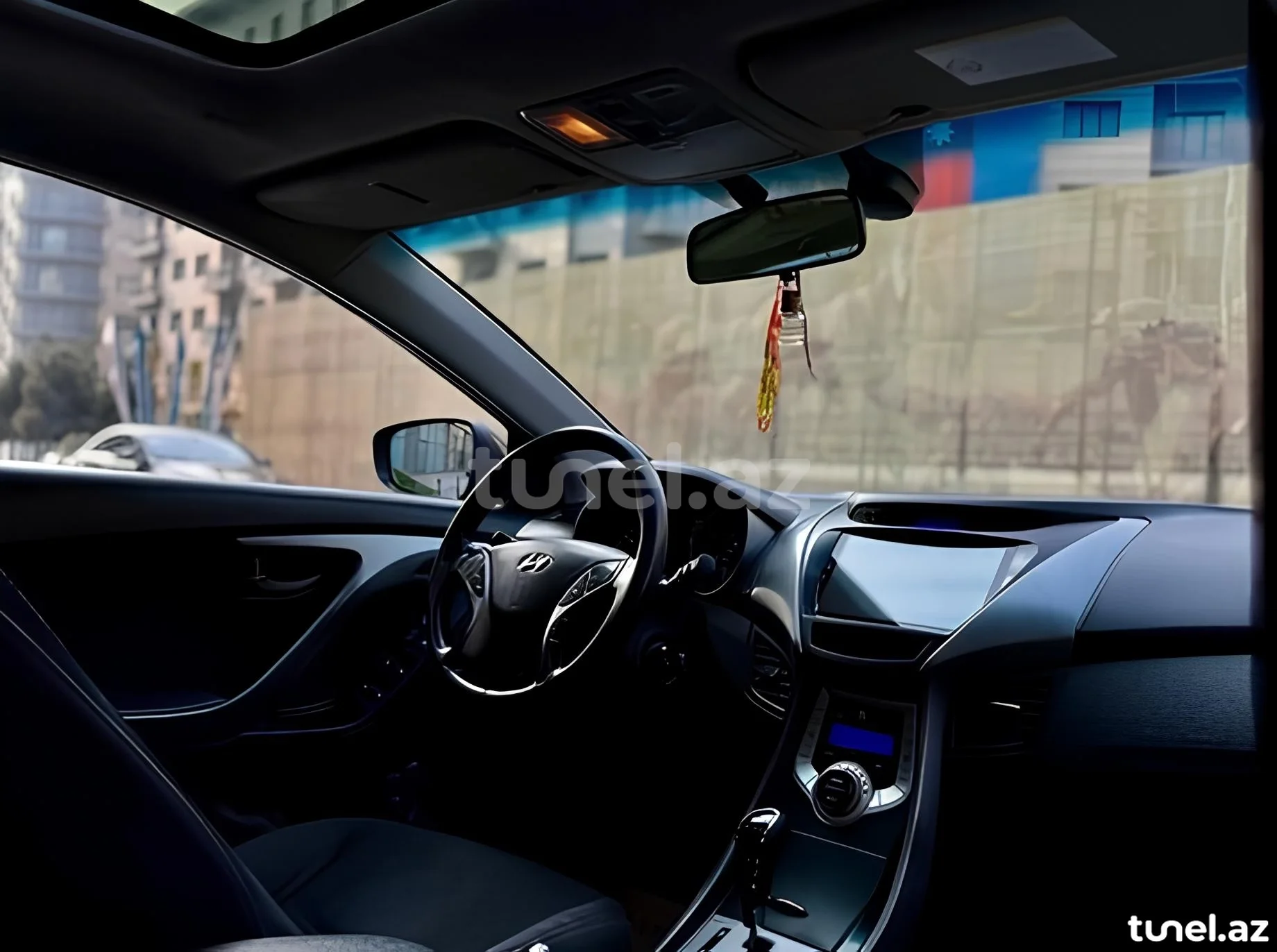 Hyundai Elantra 2012