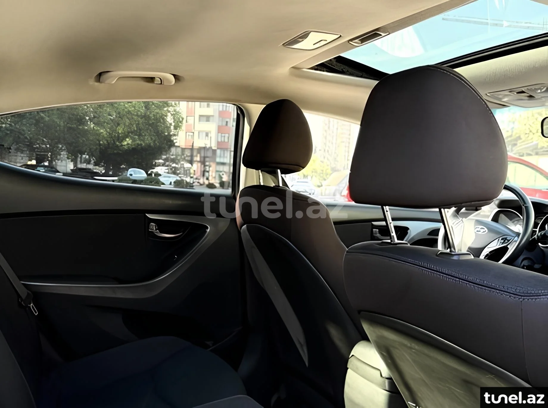 Hyundai Elantra 2012