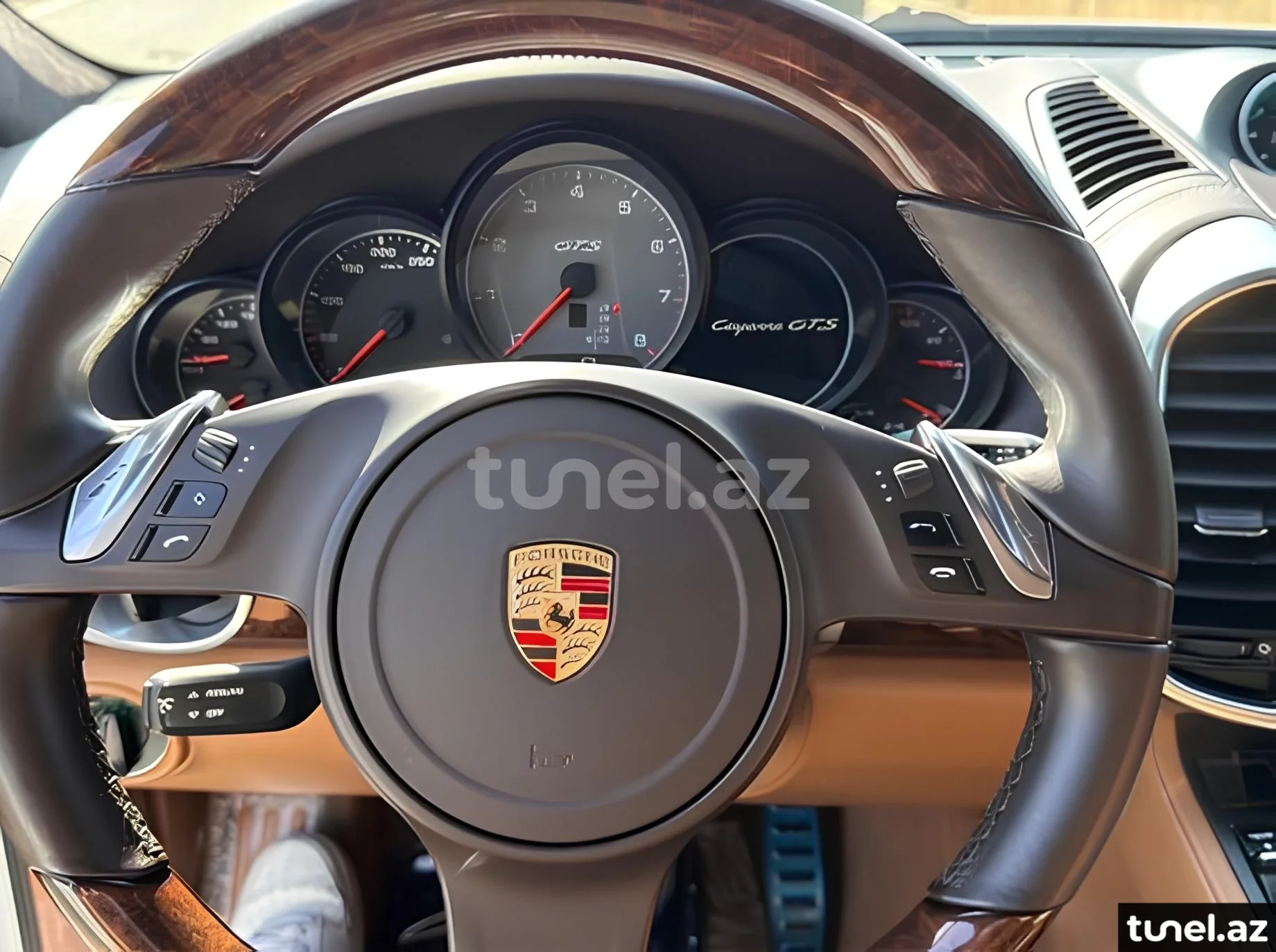 Porsche Cayenne GTS 2012