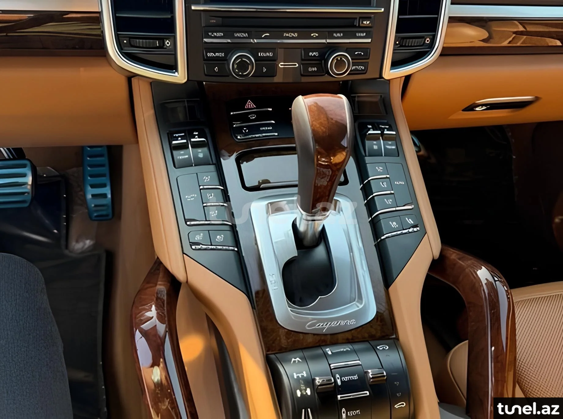 Porsche Cayenne GTS 2012