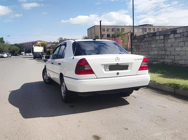 Mercedes C 180, 1.8 L, 1995 year, 350 000 km, Sumgayit - Price: 7 980 ₼ - Tunel.az