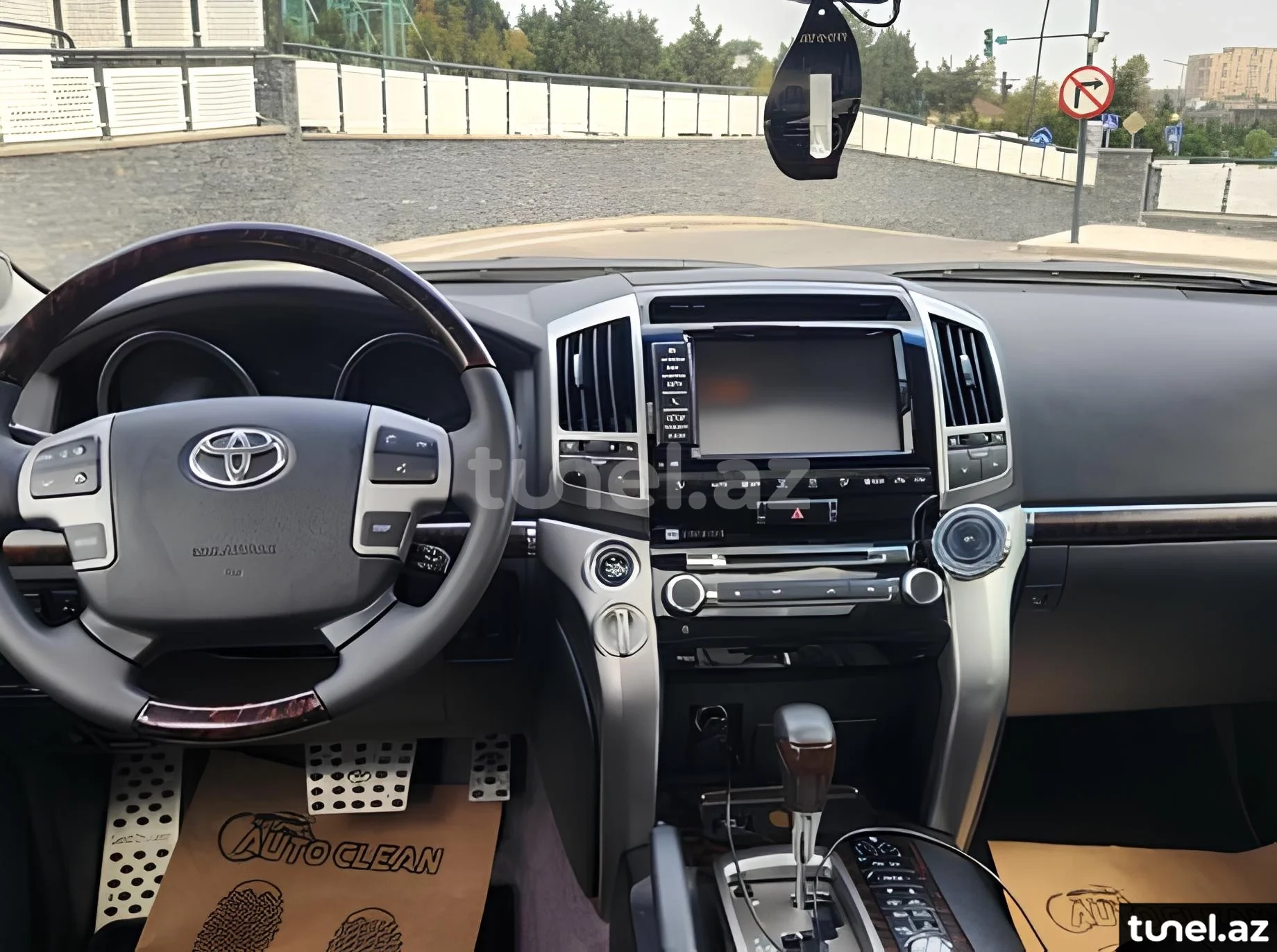 Toyota Land Cruiser 2013