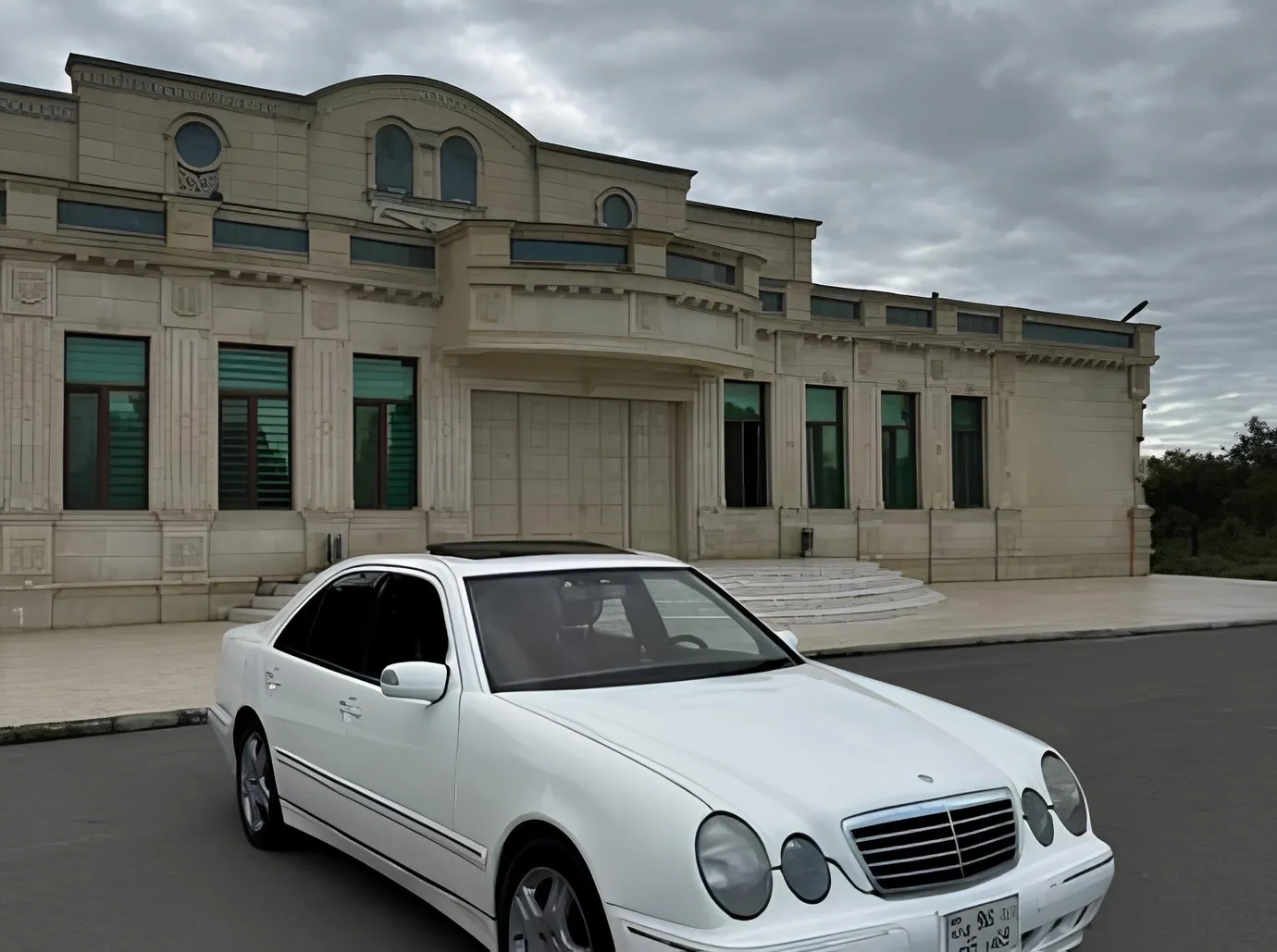 Mercedes E 240, 2.4 L, 2000 year, 348 000 km, Sabirabad - Price: 12 700 ₼ - Tunel.az