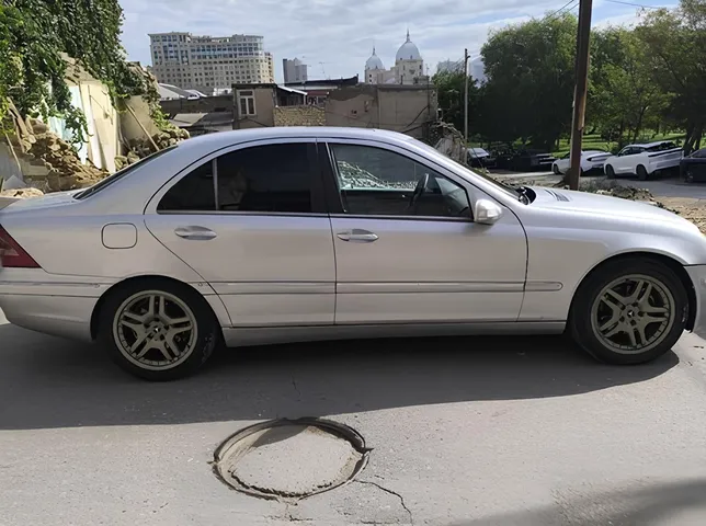 Mercedes C 240, 2.6 L, 2003 year, 321 869 km, Baku - Price: 8 500 ₼ - Tunel.az