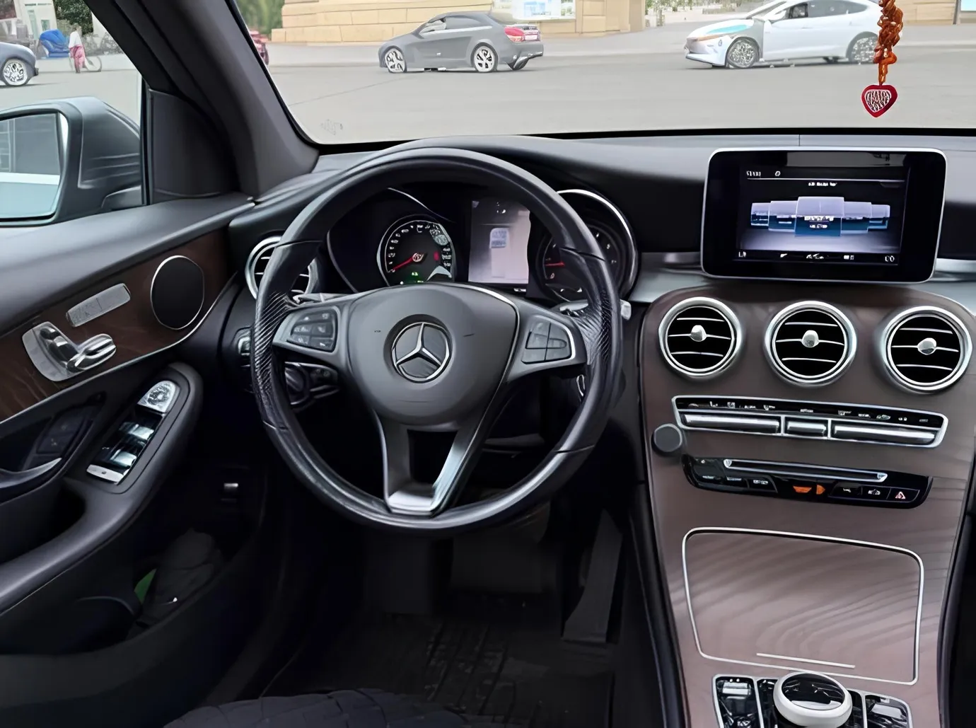 Mercedes GLC 300 4MATIC, 2.0 L, 2018 baujahr, 182 000 km, Ganja - Preis: 46 000 ₼ - Tunel.az