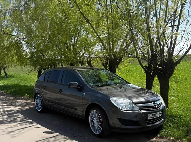 Opel Astra, 1.4 L, 2009 год, 290 000 km, Гянджа - Цена: 13 400 ₼ - Tunel.az