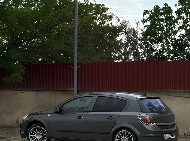 Opel Astra, 1.4 L, 2009 год, 290 000 km, Гянджа - Цена: 13 400 ₼ - Tunel.az