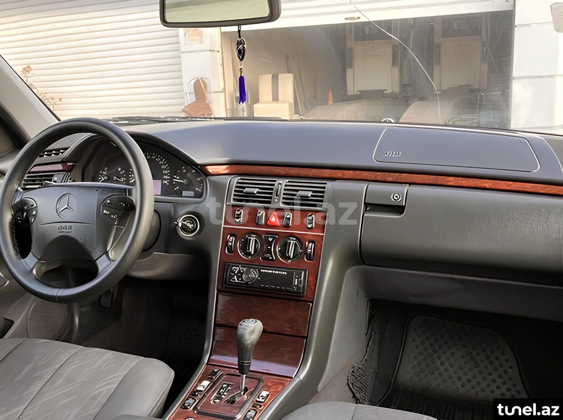 Mercedes E 220 2000