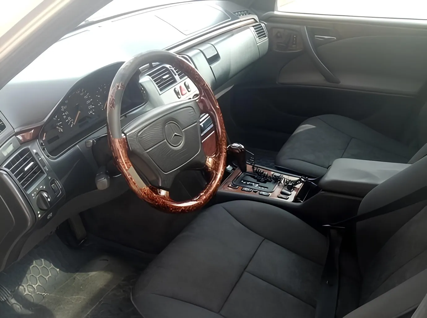 Mercedes E 200, 2.0 L, 1998 წელი, 300 000 km, Shamkir - ფასი: 12 800 ₼ - Tunel.az