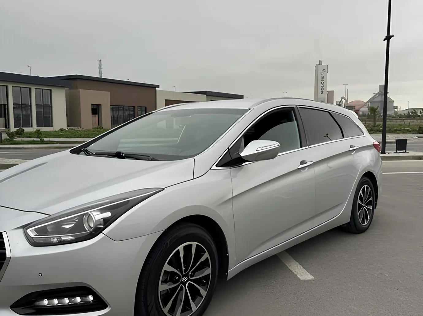 Hyundai i40, 1.7 L, 2015 год, 265 000 km, Баку - Цена: 23 000 ₼ - Tunel.az
