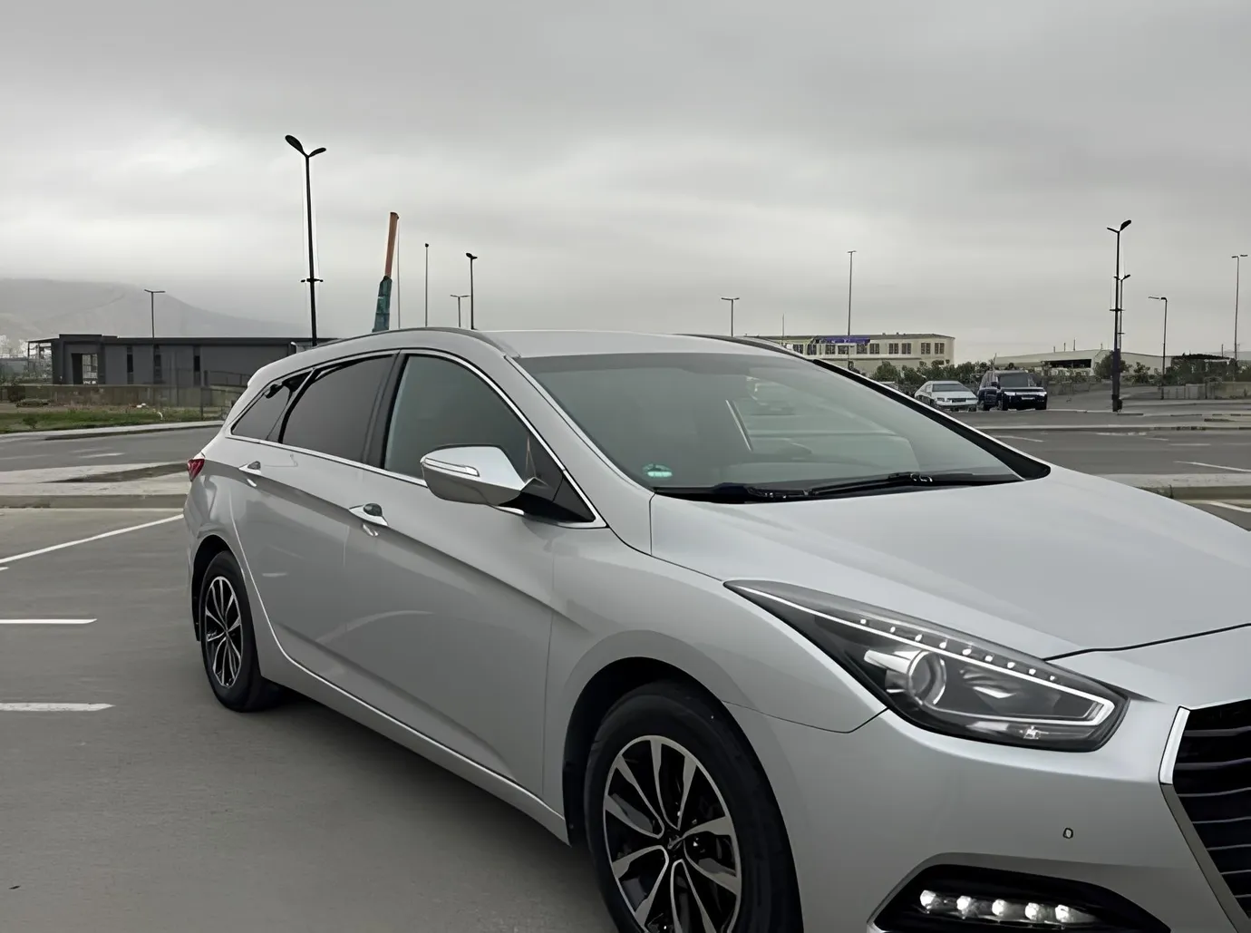 Hyundai i40, 1.7 L, 2015 год, 265 000 km, Баку - Цена: 23 000 ₼ - Tunel.az