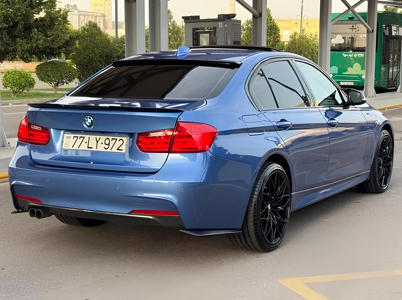 BMW 330, 2.0 L, 2015 i̇l, 246 633 km, Bakı - Qiymət: 22 800 ₼ - Tunel.az
