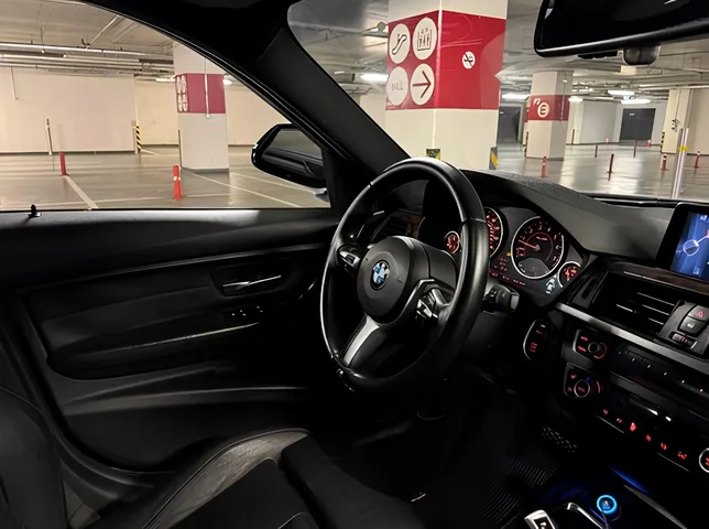 BMW 330, 2.0 L, 2015 i̇l, 246 633 km, Bakı - Qiymət: 22 800 ₼ - Tunel.az