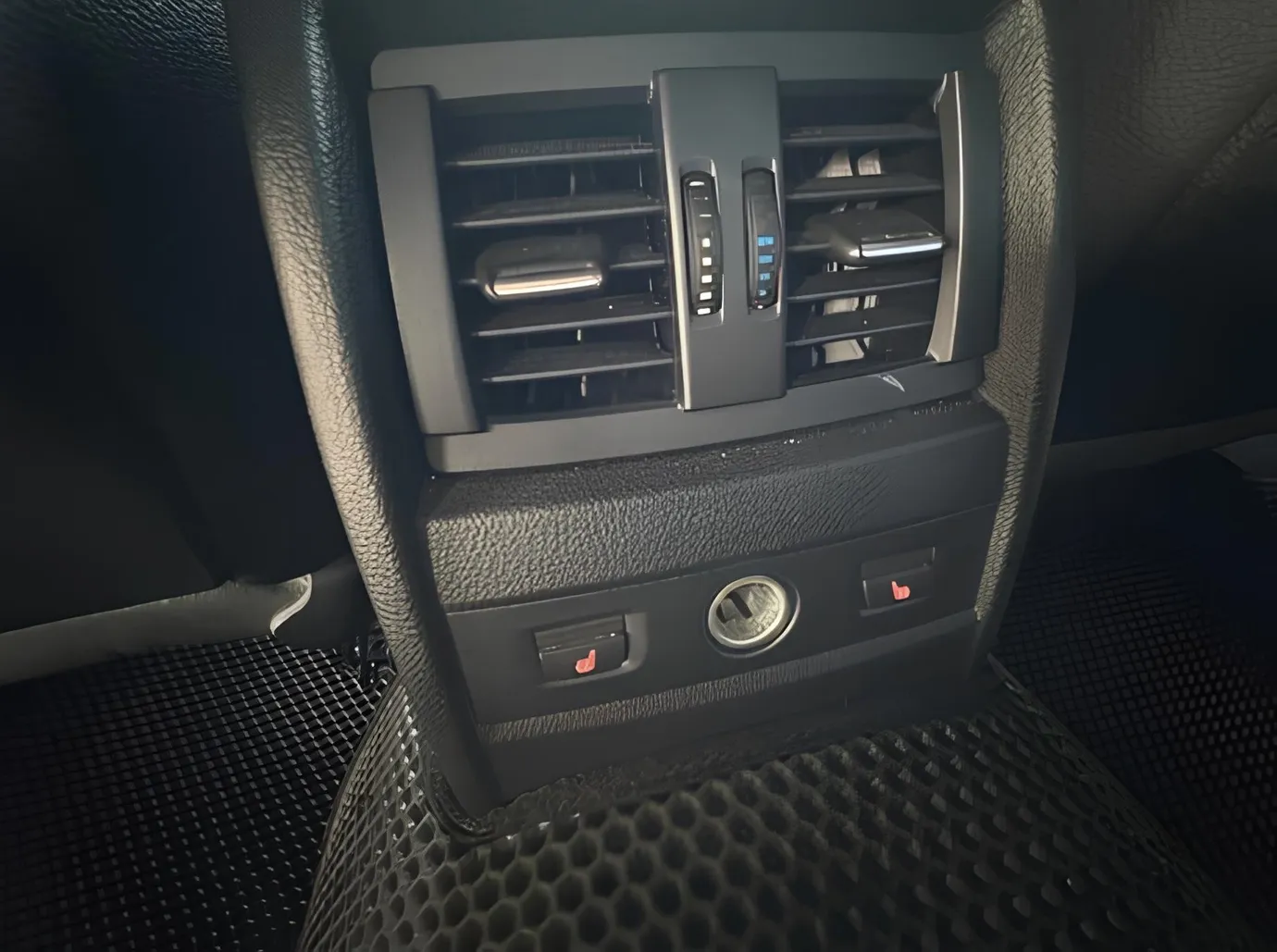 BMW 330, 2.0 L, 2015 i̇l, 246 633 km, Bakı - Qiymət: 22 800 ₼ - Tunel.az