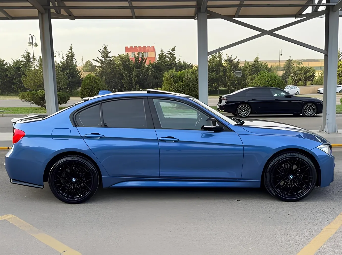 BMW 330, 2.0 L, 2015 i̇l, 246 633 km, Bakı - Qiymət: 22 800 ₼ - Tunel.az