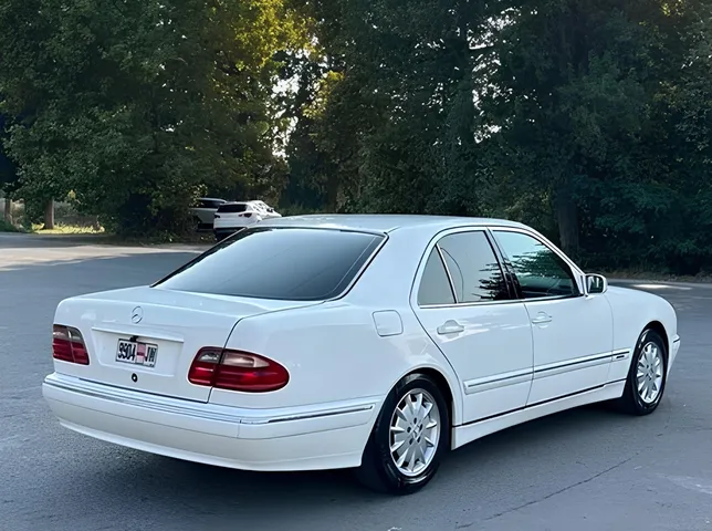 Mercedes E 240, 2.4 L, 2001 i̇l, 285 000 km, Ağdaş - Qiymət: 15 900 ₼ - Tunel.az