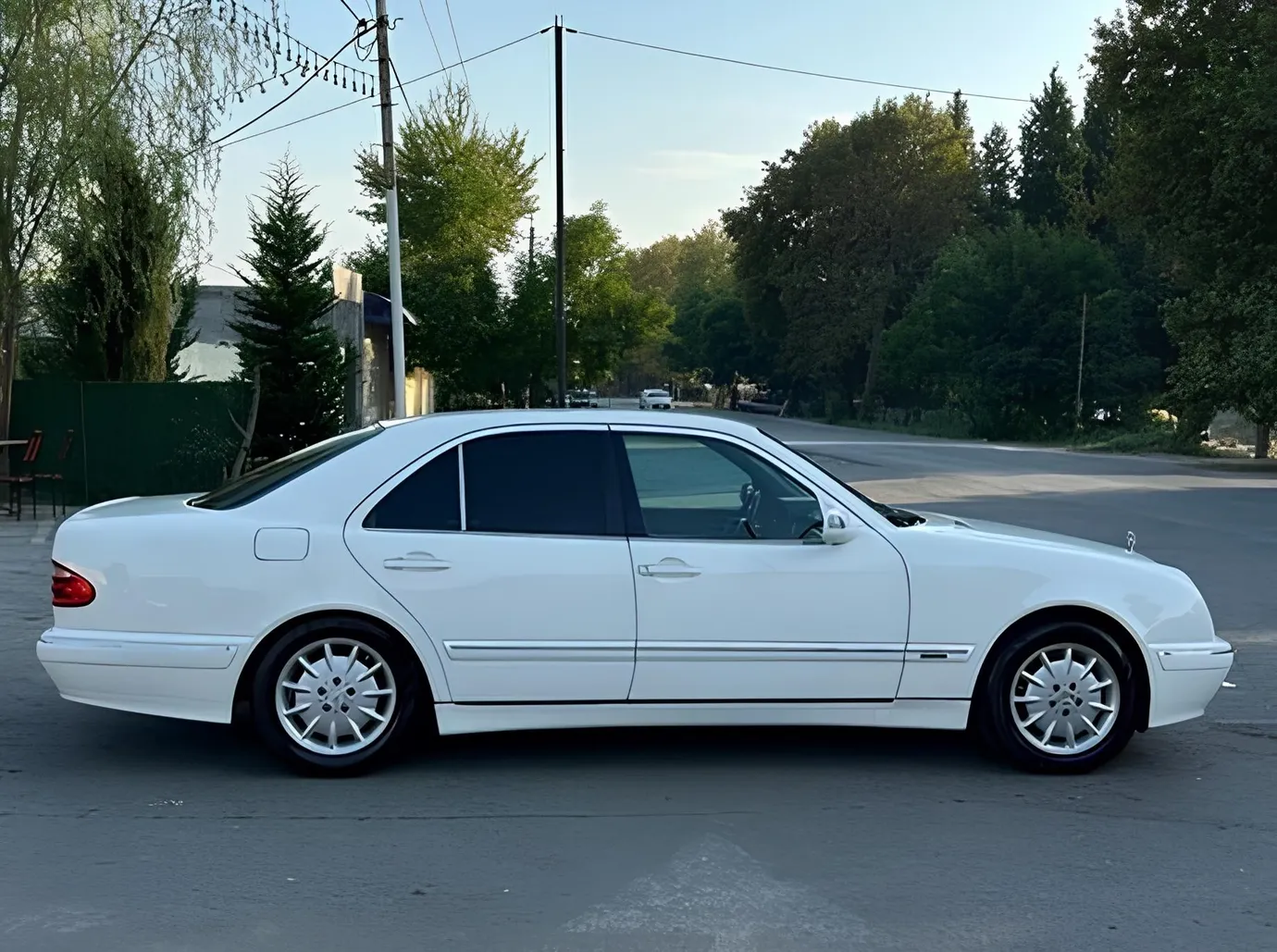 Mercedes E 240, 2.4 L, 2001 i̇l, 285 000 km, Ağdaş - Qiymət: 15 900 ₼ - Tunel.az