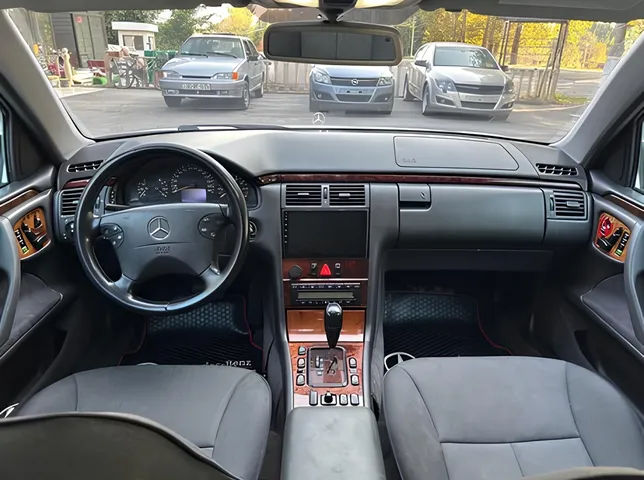 Mercedes E 240, 2.4 L, 2001 i̇l, 285 000 km, Ağdaş - Qiymət: 15 900 ₼ - Tunel.az