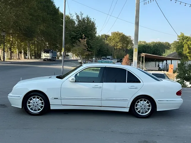 Mercedes E 240, 2.4 L, 2001 i̇l, 285 000 km, Ağdaş - Qiymət: 15 900 ₼ - Tunel.az